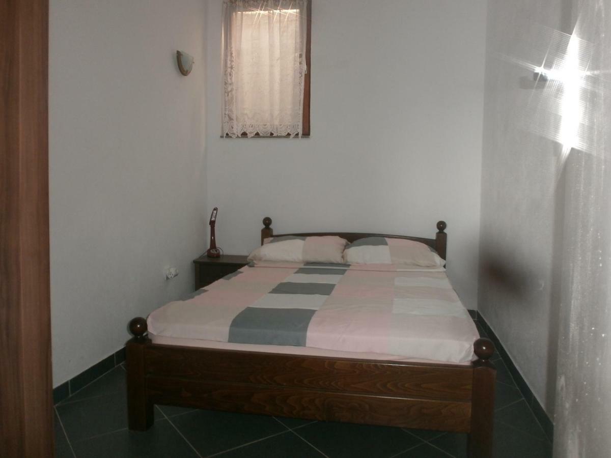 Apartmani Lastro Jesenice  Buitenkant foto